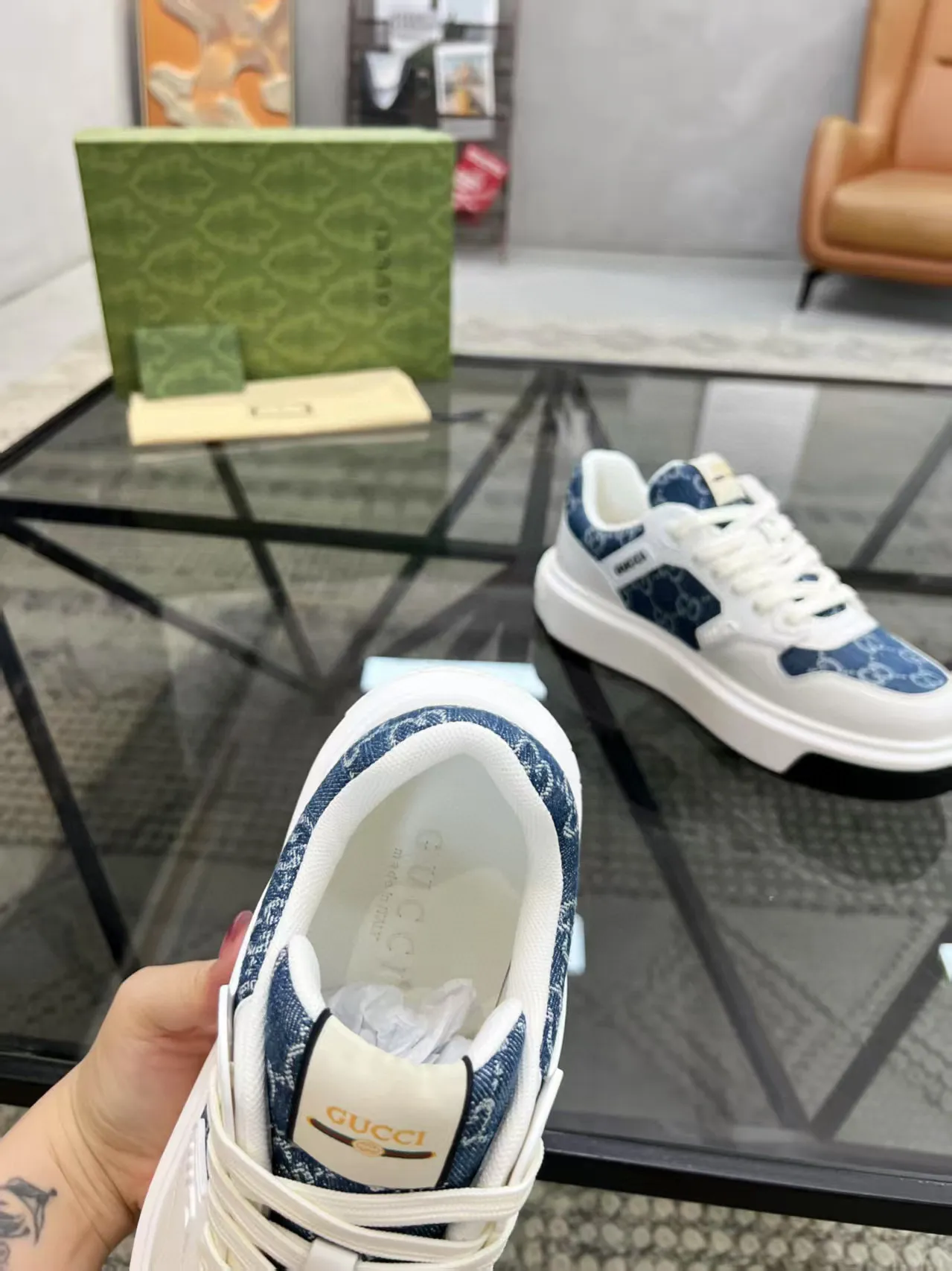 Factory price: 460💰Gucci new men's shoes GUCCI [Lightning] latest shoes are shipped. Original quality, fashionable, made of special materials, sheepskin lining, brand new packaging. The foot feels super comfortable and the workmanship is impeccable. Size: 38-44, customized 45
